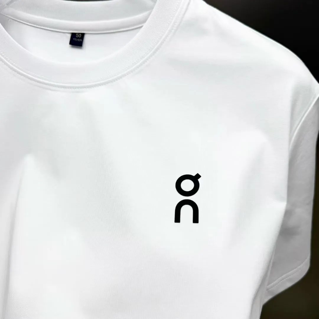 Ang Pao minimalist Black White T-shirt, the small logo on the chest is low-key and recognizable, the fabric is soft and skin-friendly, the neat fit is not flattering on the figure, and there is no pressure for daily wear. Sizes: M-4XL